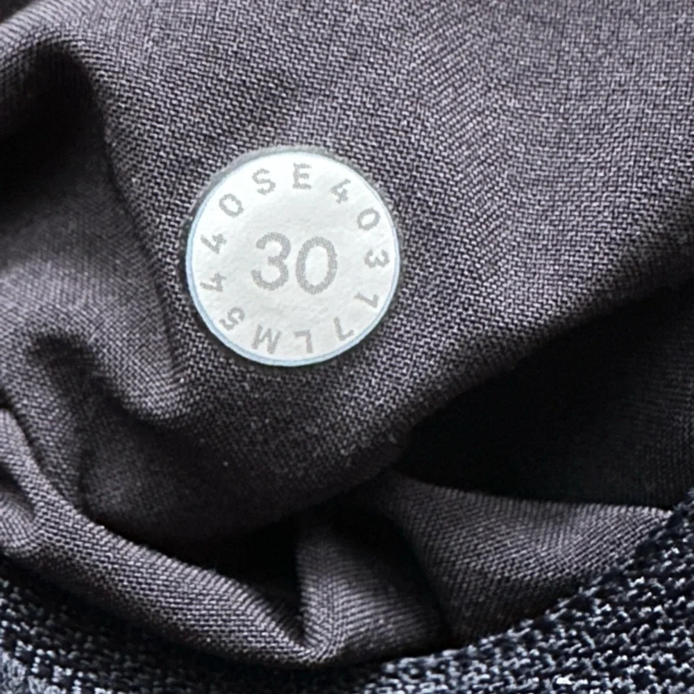 lululemon Commission Slim Pants 30x33 - Picture 3 of 3